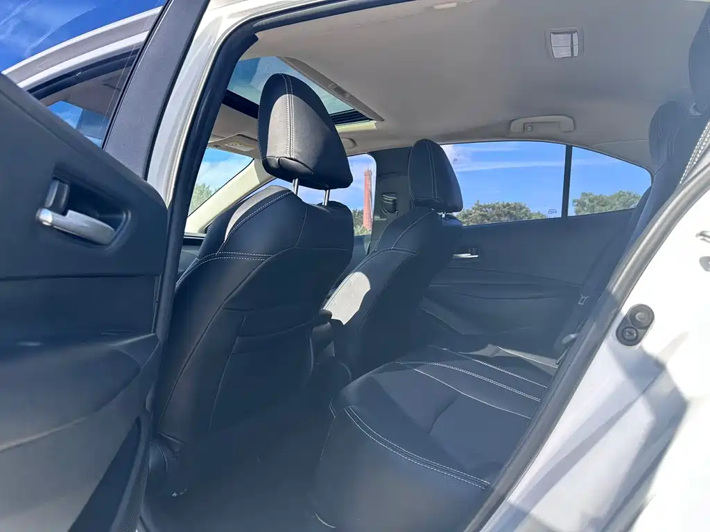 Toyota Corolla — фото 23