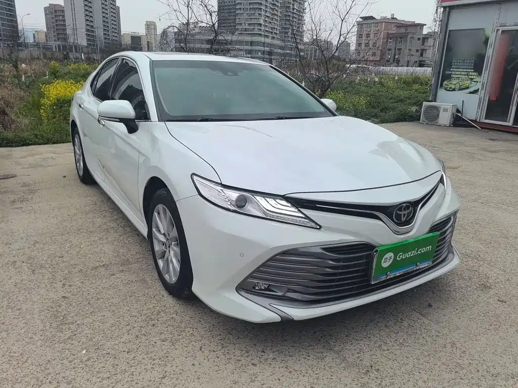 Toyota Camry — фото 4