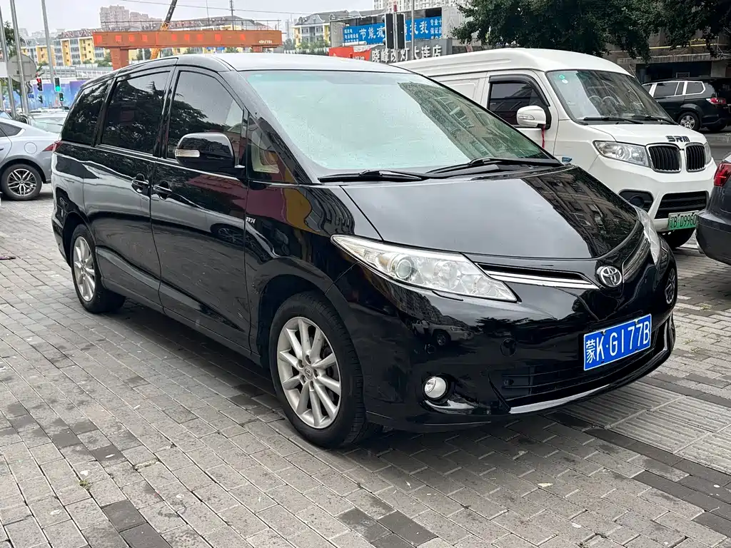 Toyota Previa — фото 2