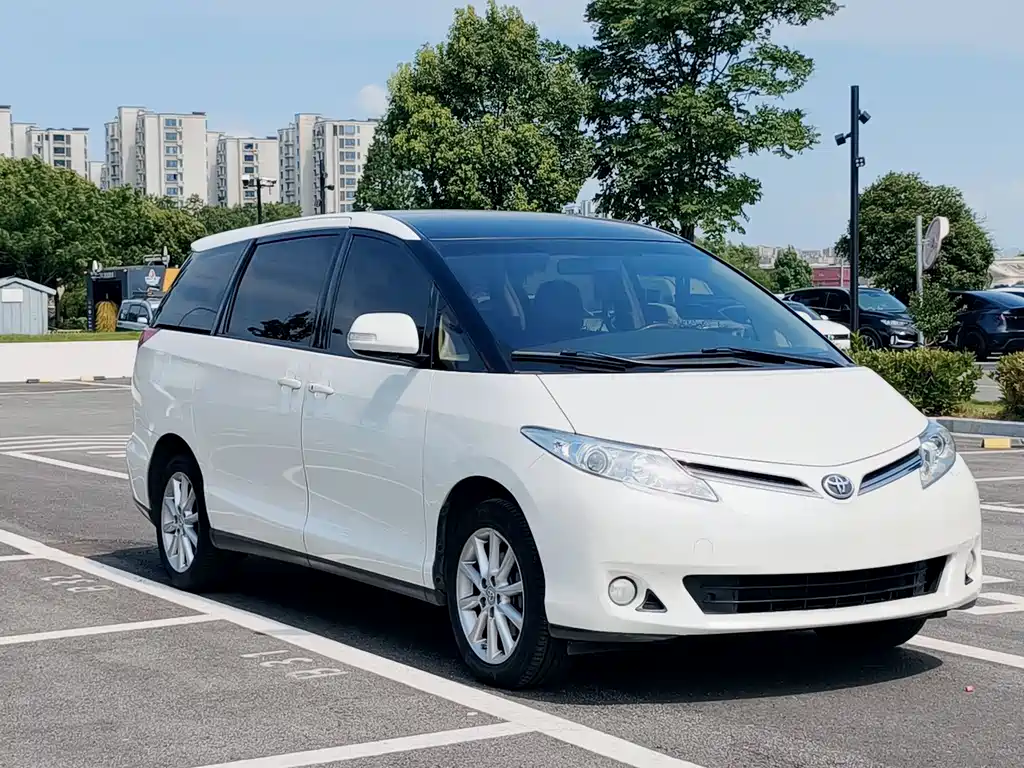 Toyota Previa — фото 3