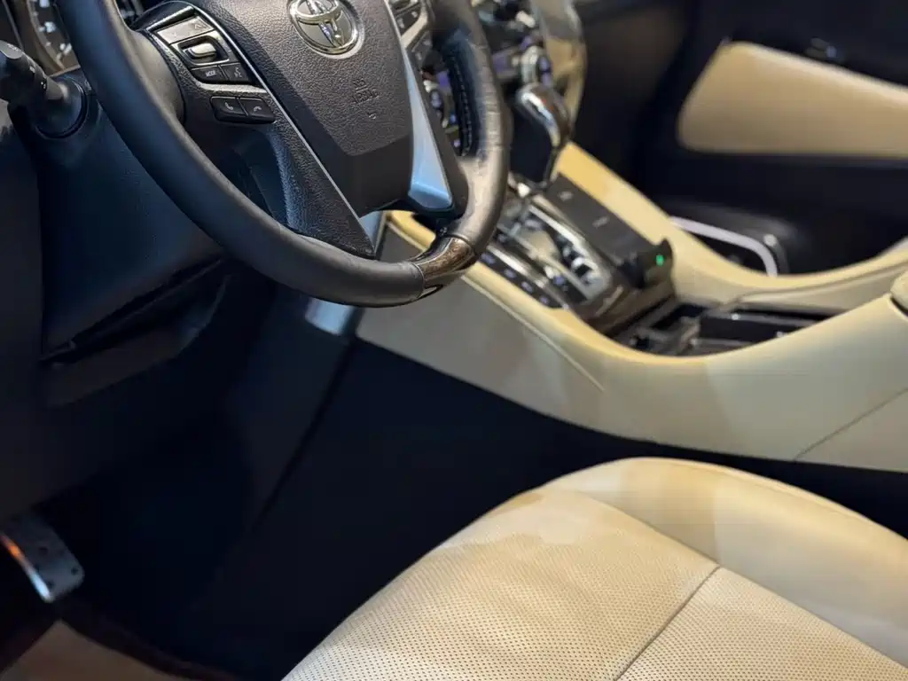 Toyota Vellfire — фото 2