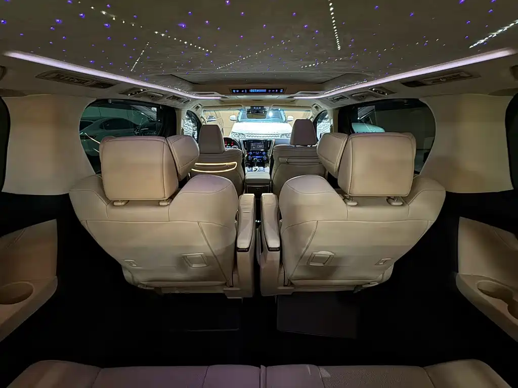 Toyota Vellfire — фото 8