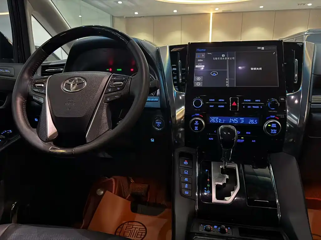 Toyota Alphard — фото 3
