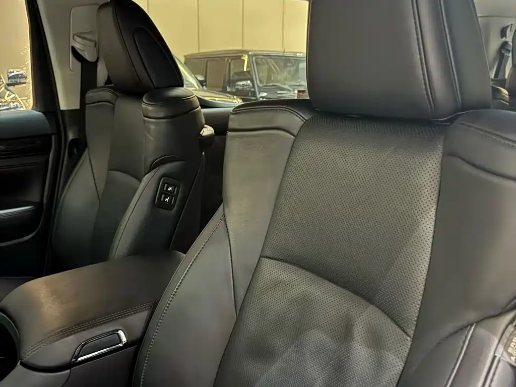 Toyota Alphard — фото 6