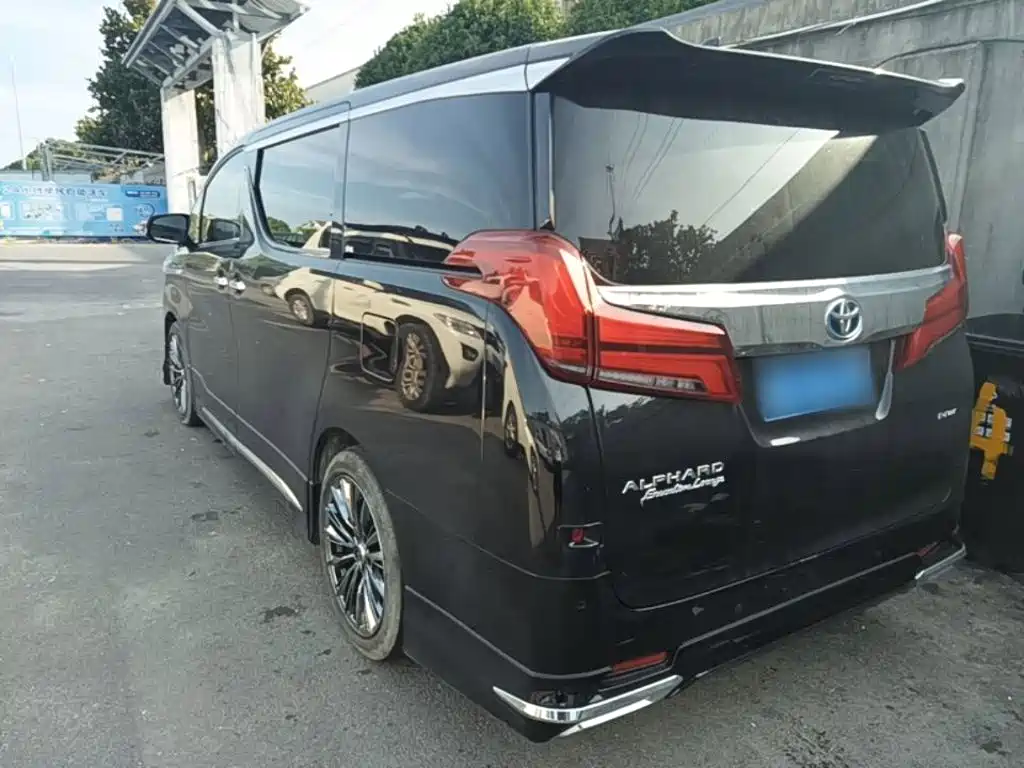 Toyota Vellfire — фото 5