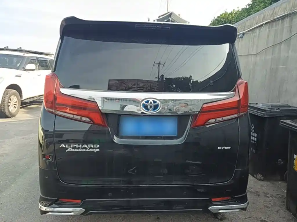 Toyota Vellfire — фото 6