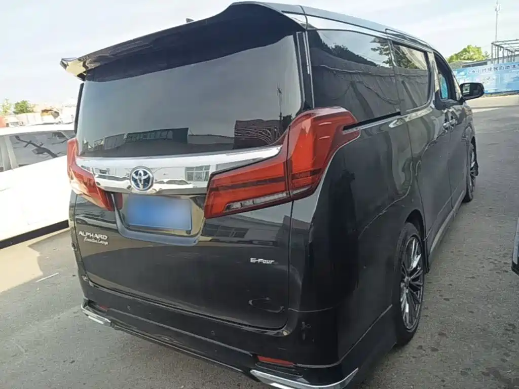 Toyota Vellfire — фото 7