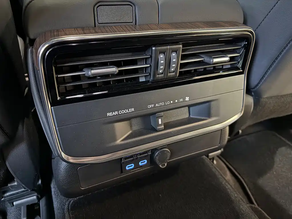 Toyota Land Cruiser — фото 17