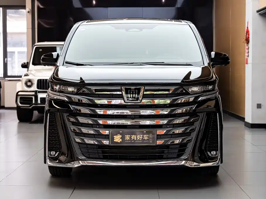 Toyota Vellfire — фото 2