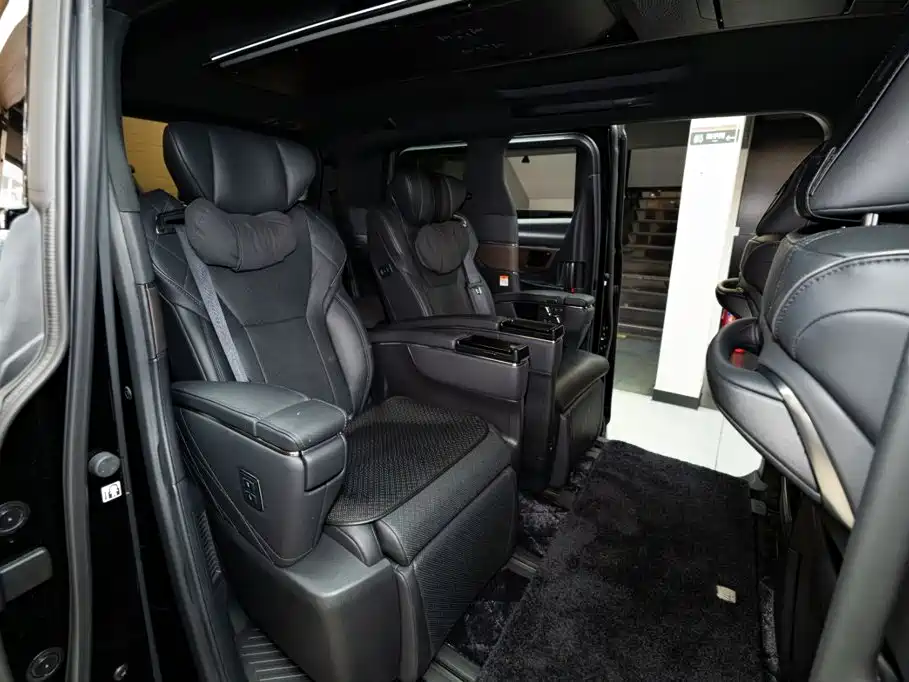 Toyota Vellfire — фото 11