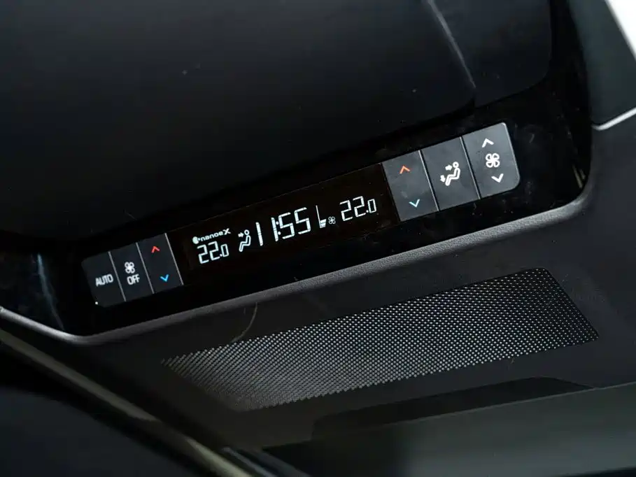 Toyota Vellfire — фото 28