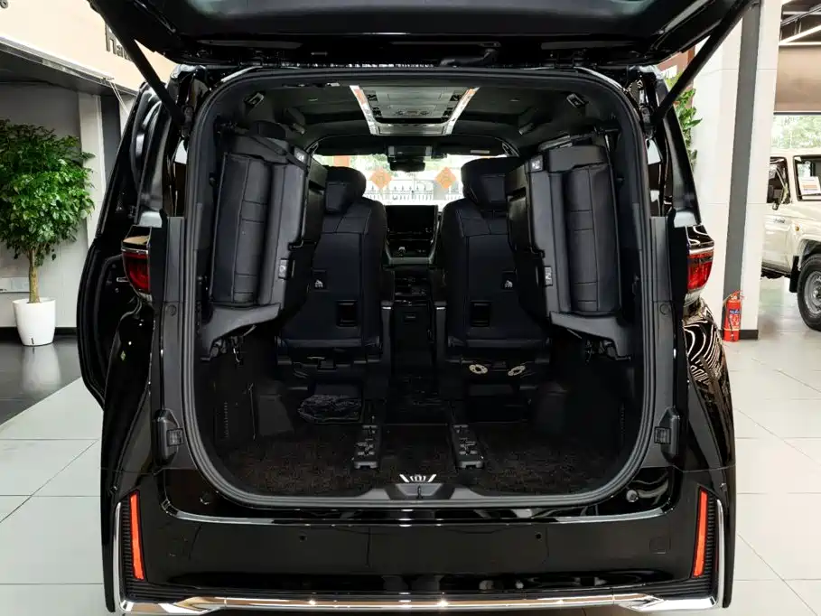 Toyota Vellfire — фото 7