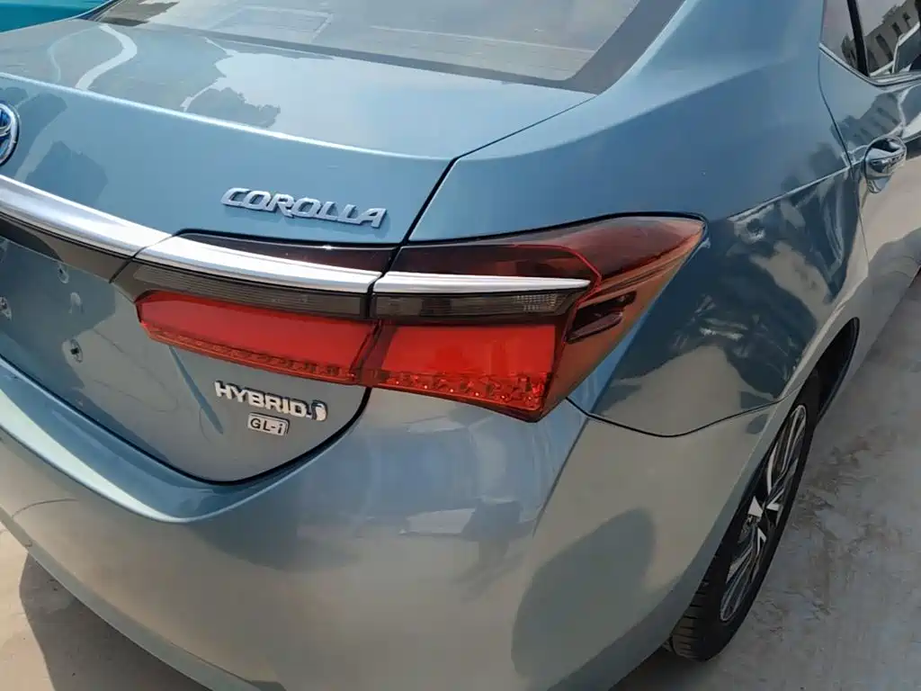 Toyota Corolla — фото 8