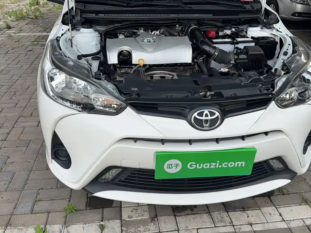 Toyota Yaris L — фото 13