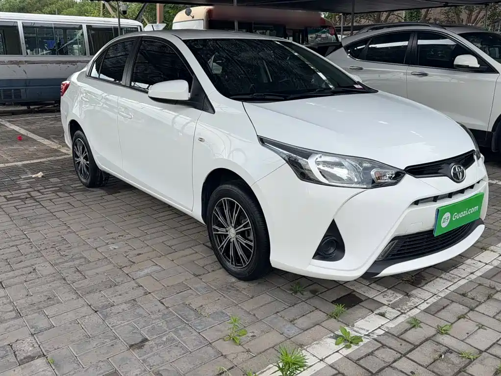 Toyota Yaris L — фото 23