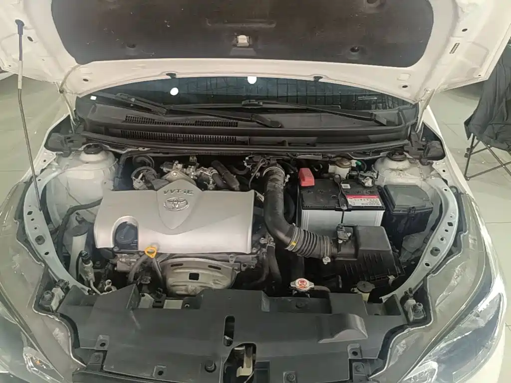 Toyota Yaris L — фото 20