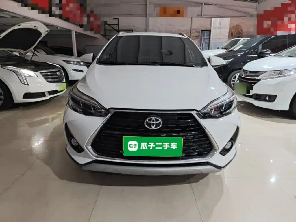 Toyota Yaris L — фото 3