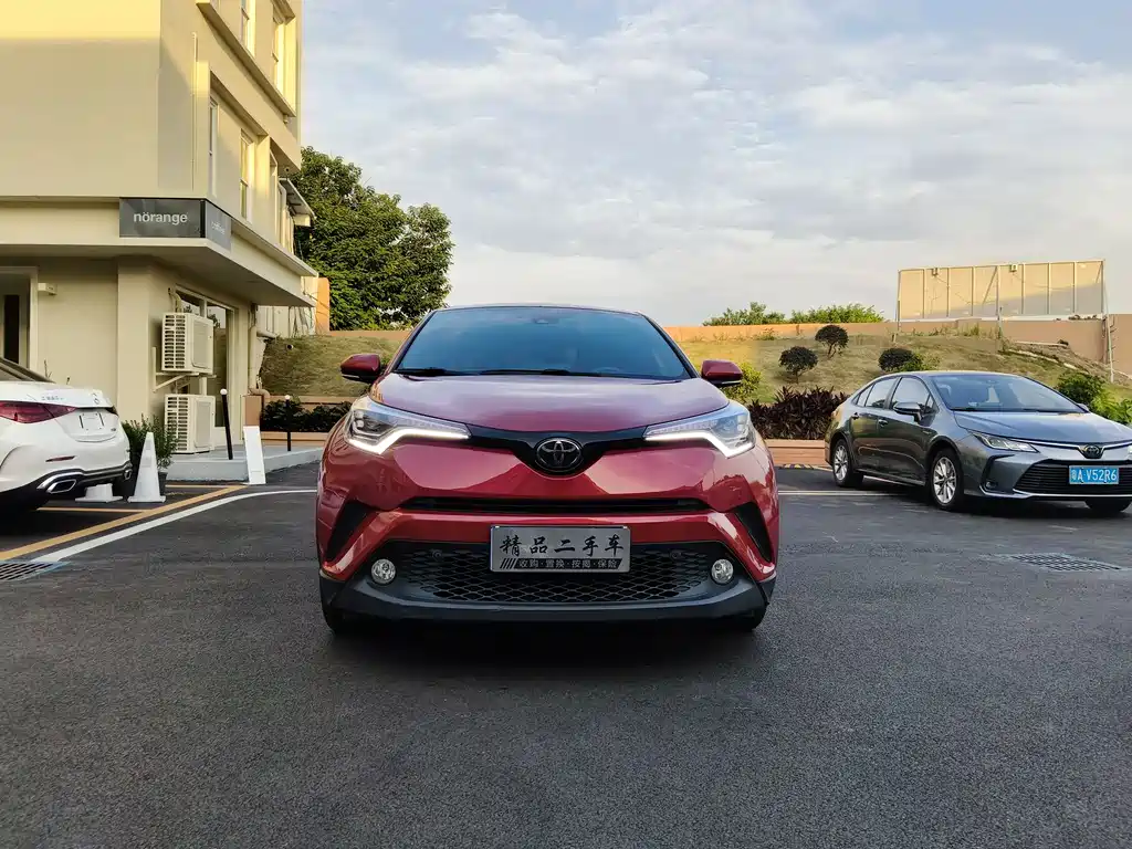 Toyota C-HR — фото 2