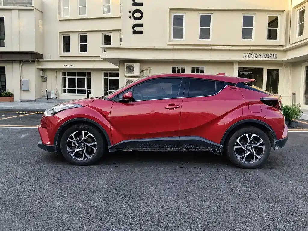 Toyota C-HR — фото 3