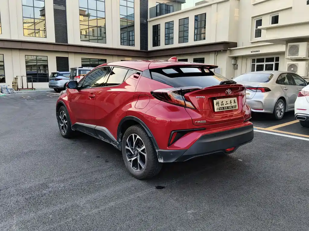 Toyota C-HR — фото 4