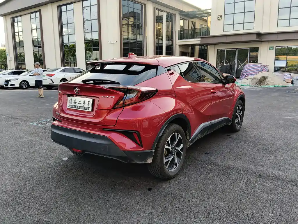 Toyota C-HR — фото 6