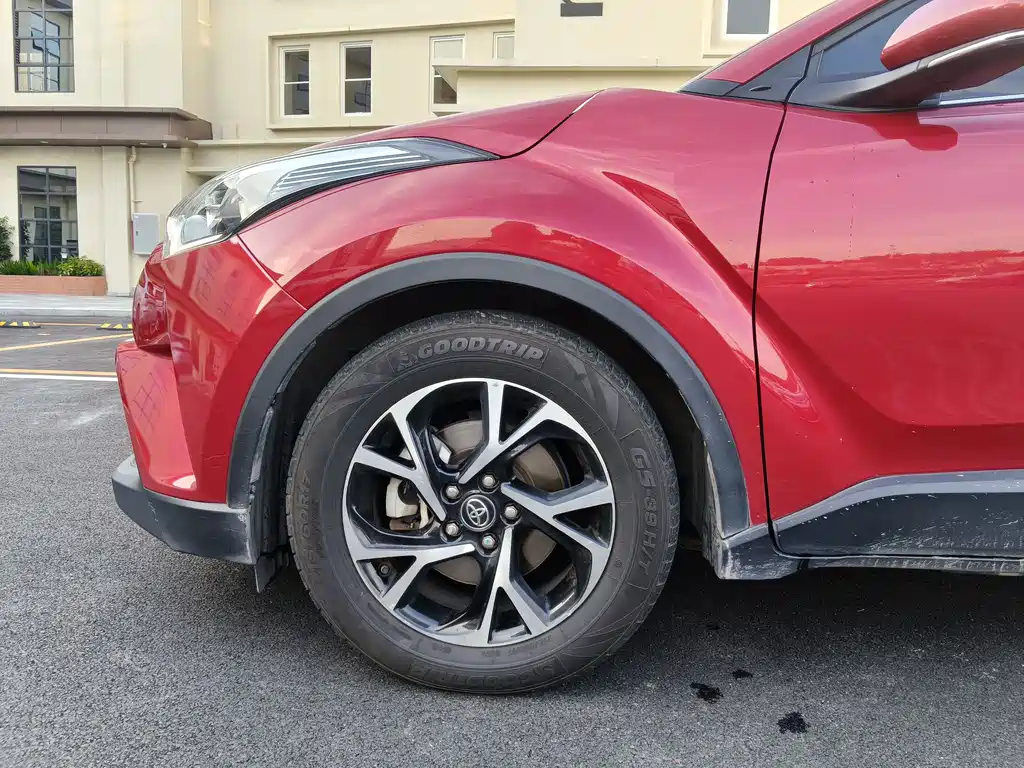Toyota C-HR — фото 7
