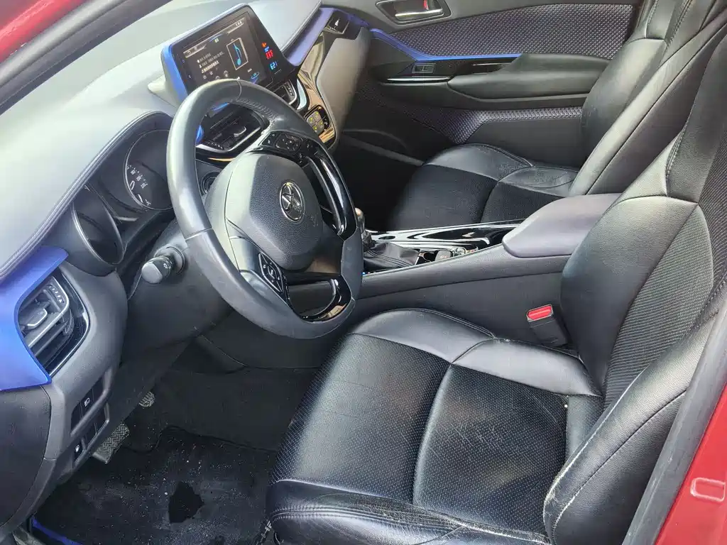 Toyota C-HR — фото 9
