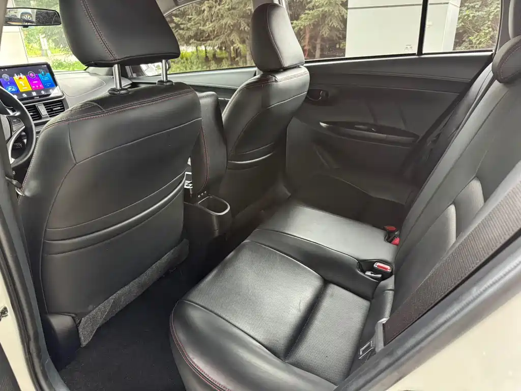 Toyota Yaris L — фото 8