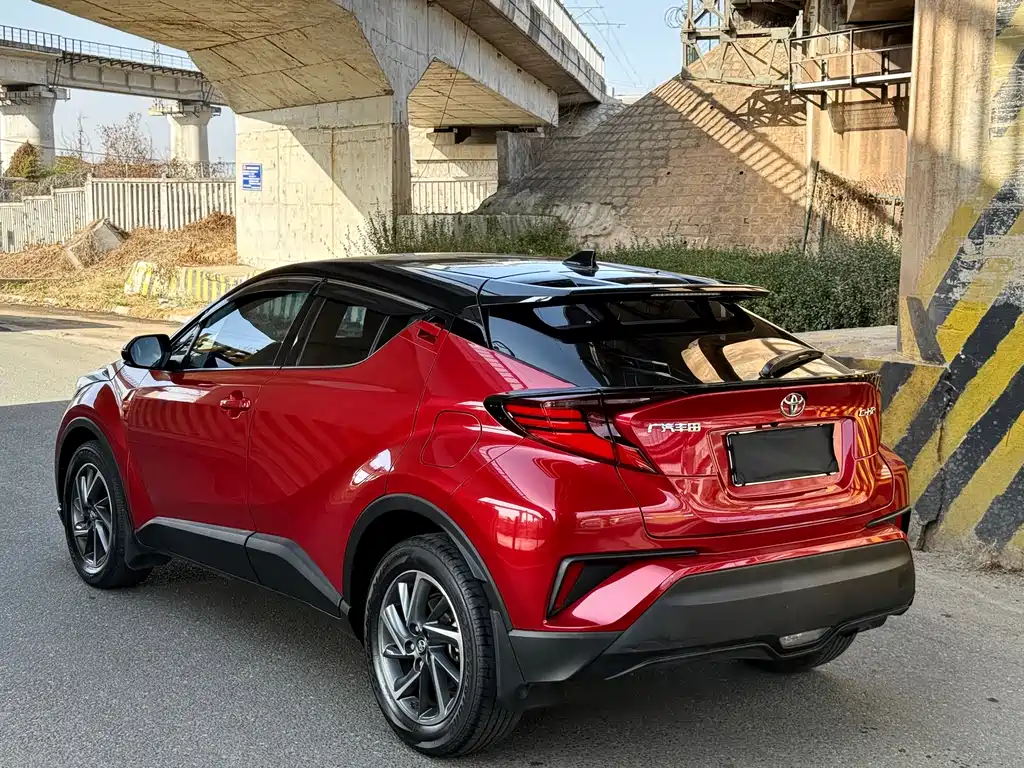 Toyota C-HR — фото 4