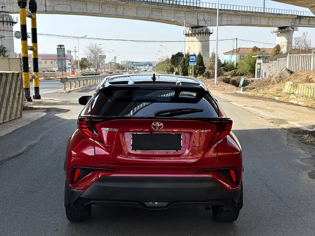 Toyota C-HR — фото 6
