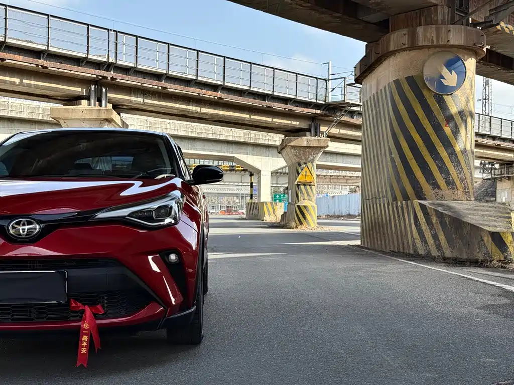 Toyota C-HR — фото 7
