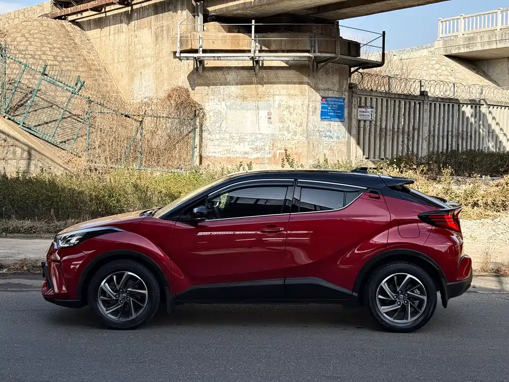 Toyota C-HR — фото 9