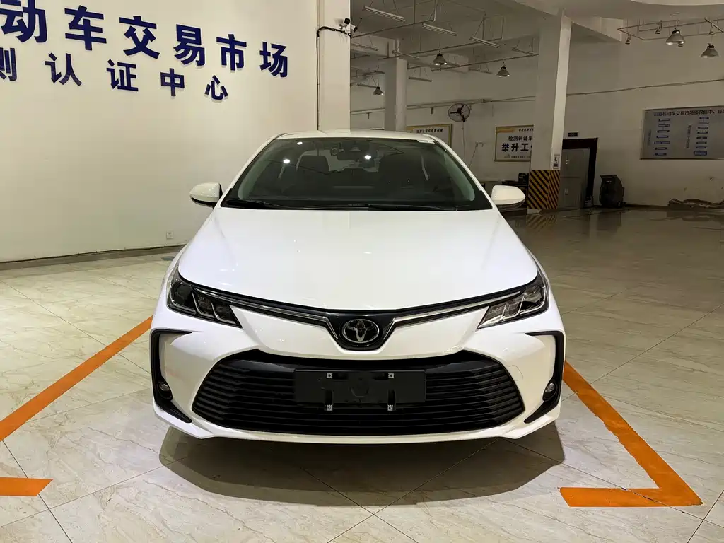Toyota Corolla — фото 2