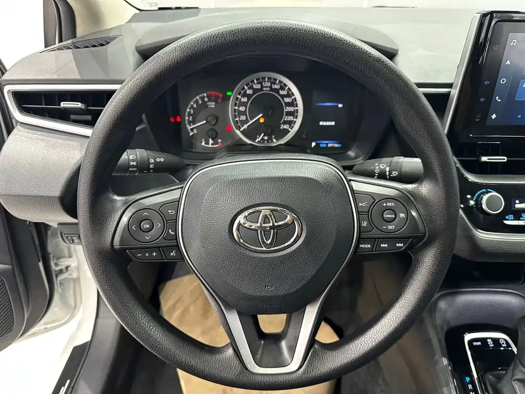 Toyota Corolla — фото 11