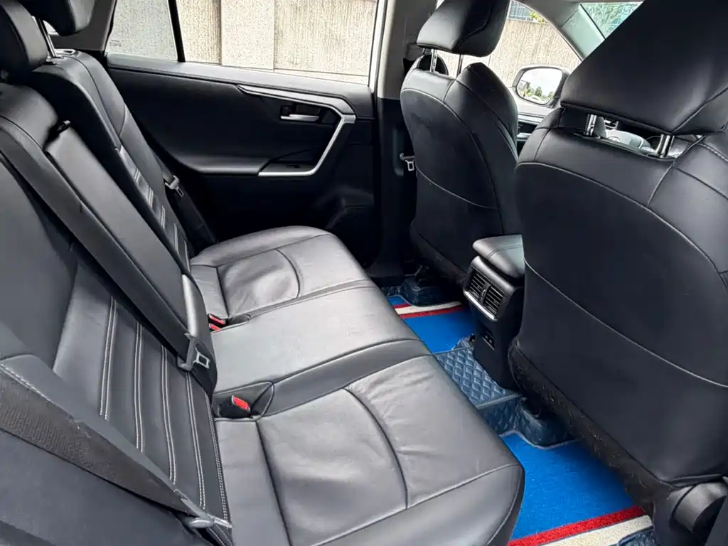 Toyota Wildlander — фото 10
