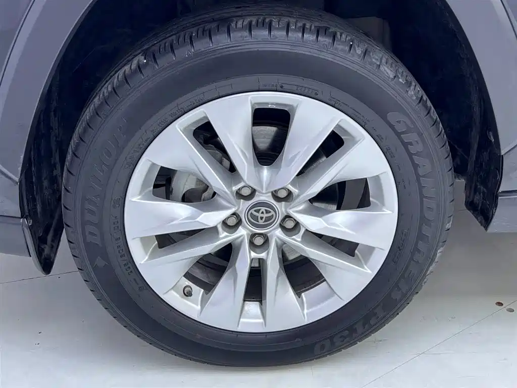 Toyota Wildlander — фото 11