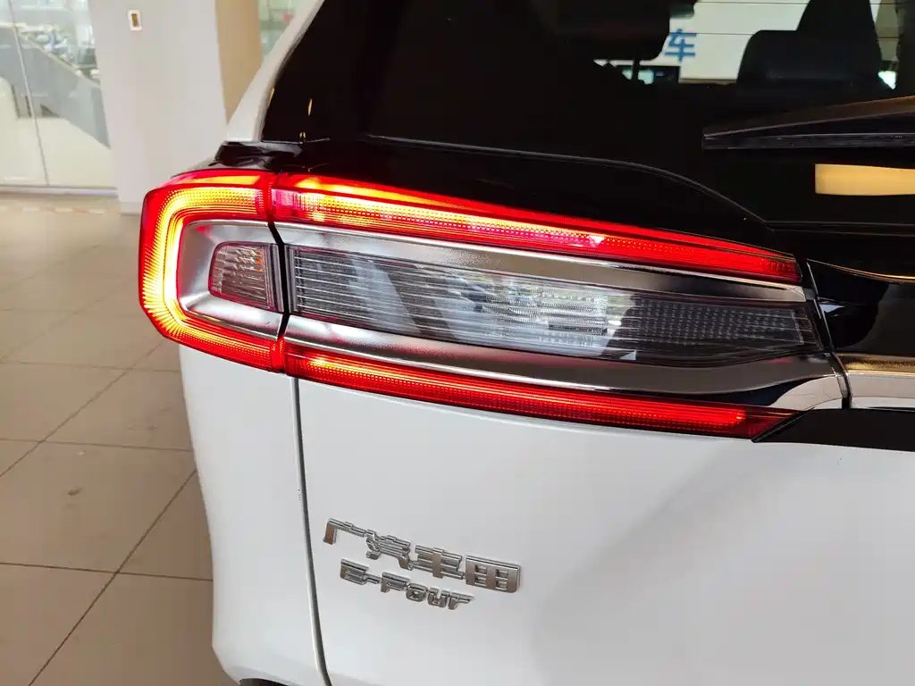 Toyota Wildlander New Energy — фото 31
