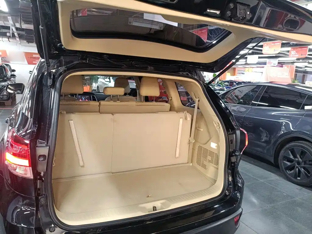 Toyota Highlander — фото 15