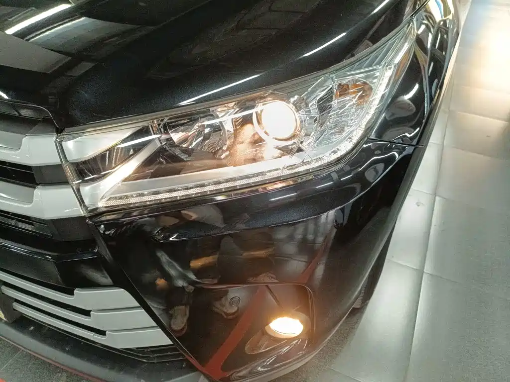 Toyota Highlander — фото 18