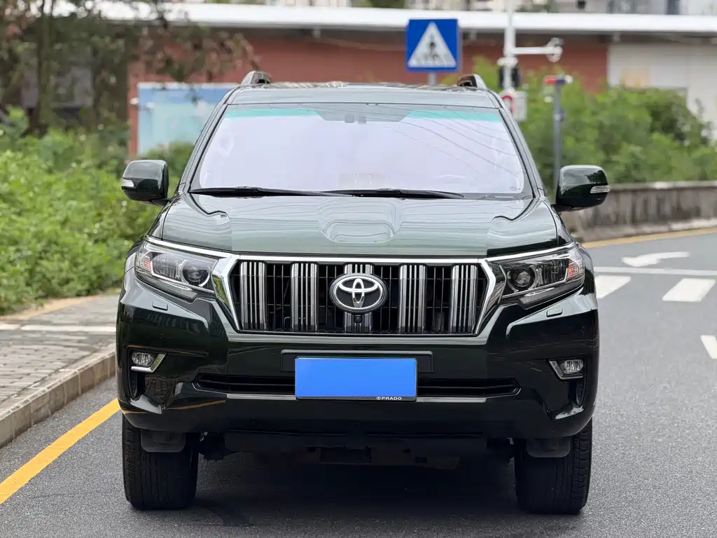 Toyota Prado — фото 2