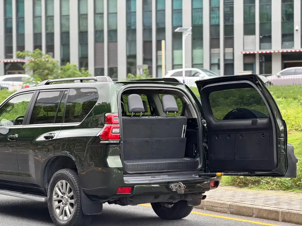 Toyota Prado — фото 15