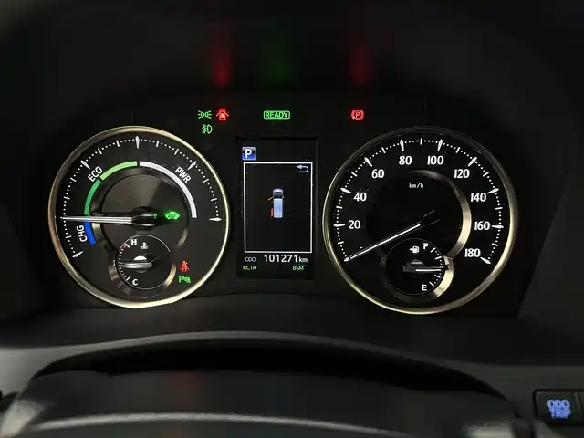 Toyota Alphard — фото 10