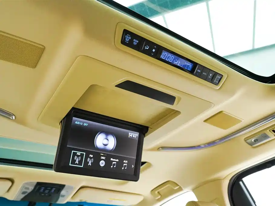 Toyota Alphard — фото 14