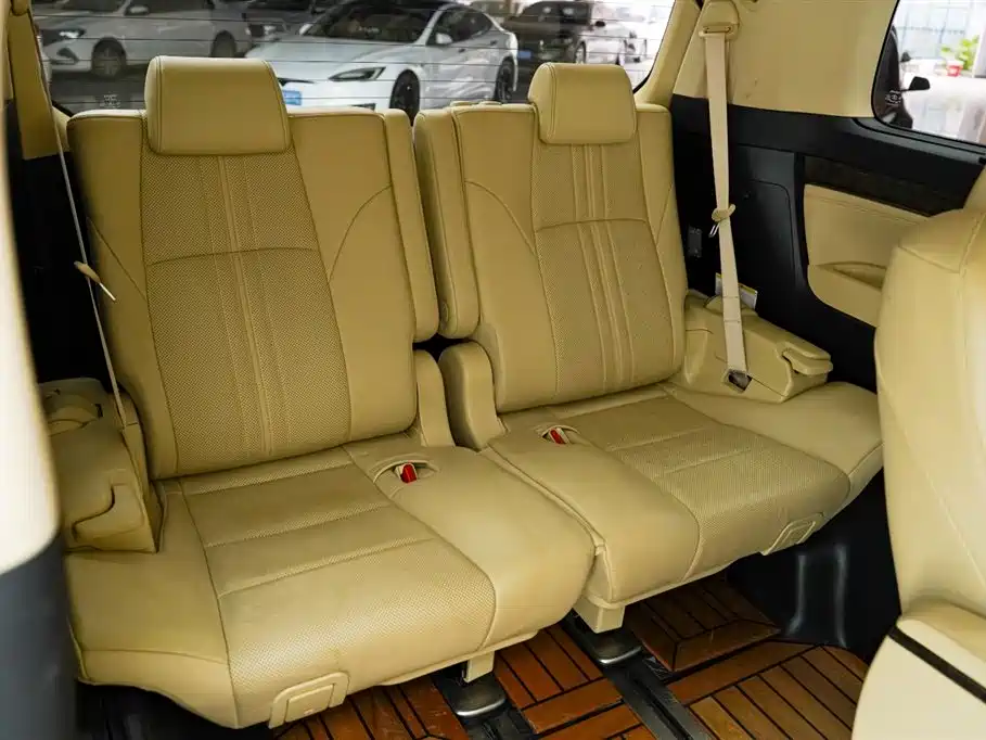 Toyota Alphard — фото 5