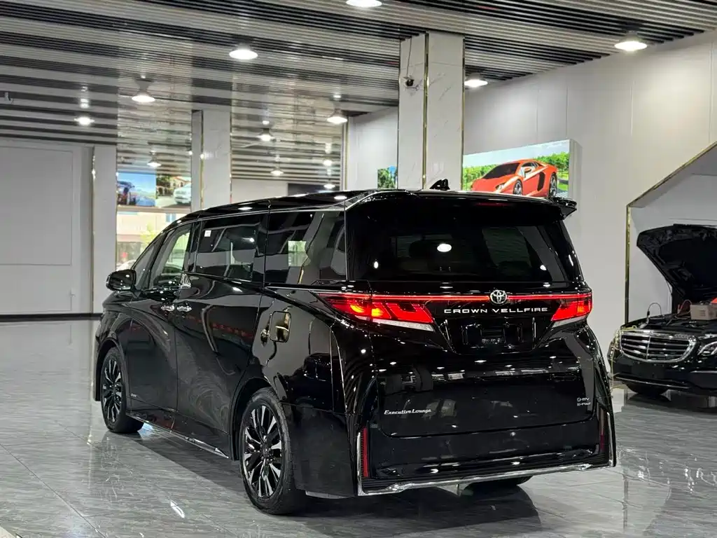 Toyota Vellfire — фото 14