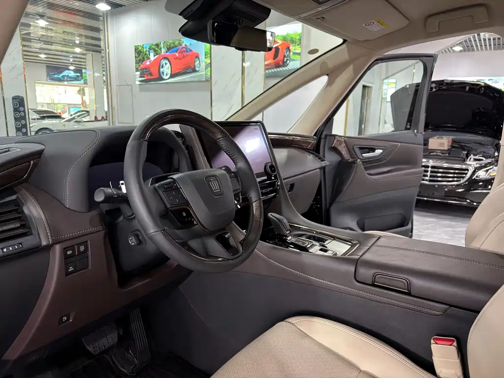 Toyota Vellfire — фото 5