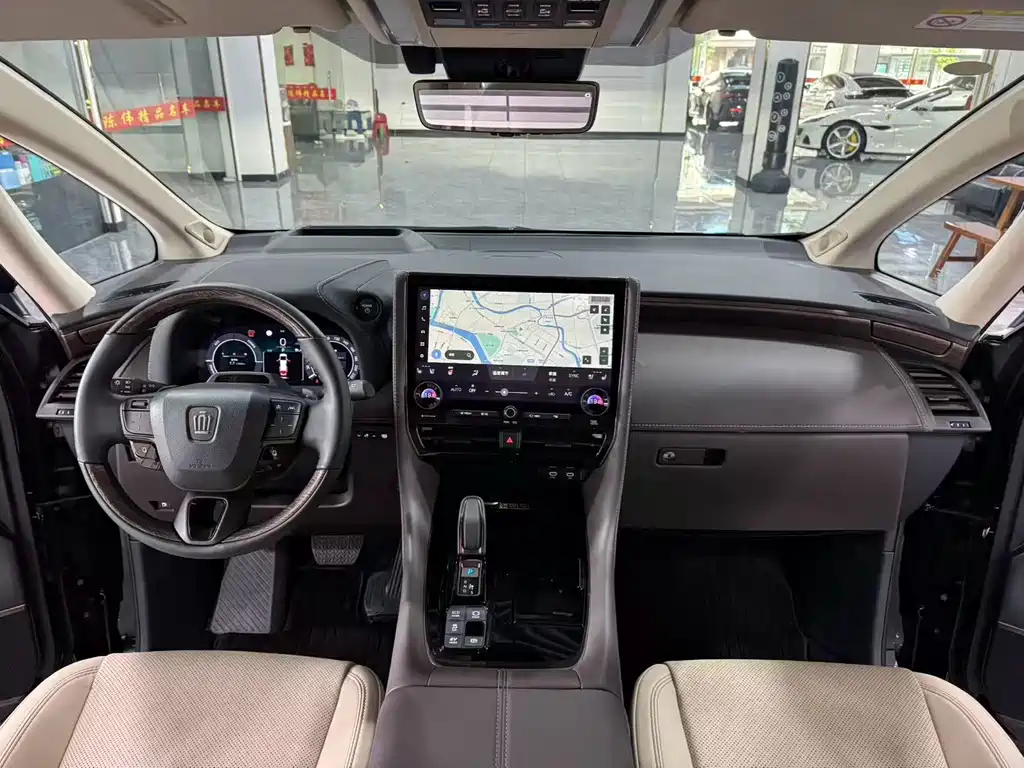 Toyota Vellfire — фото 7