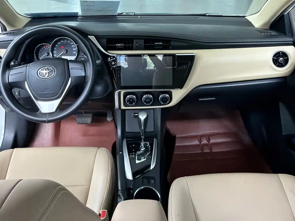 Toyota Corolla — фото 10
