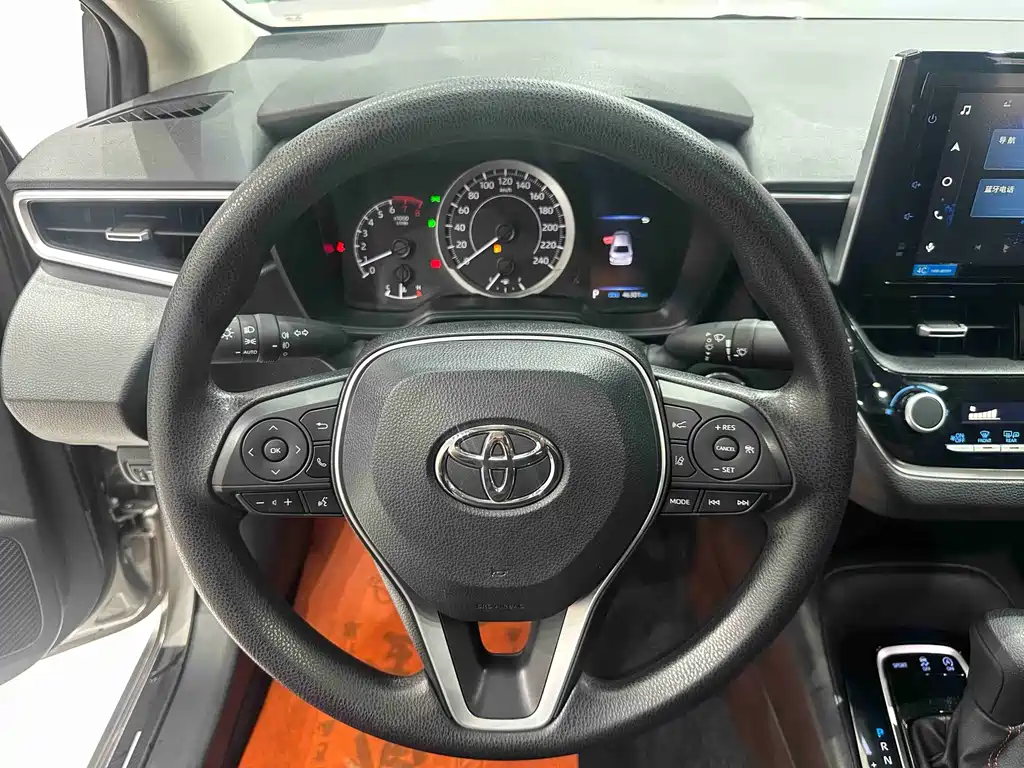 Toyota Corolla — фото 8