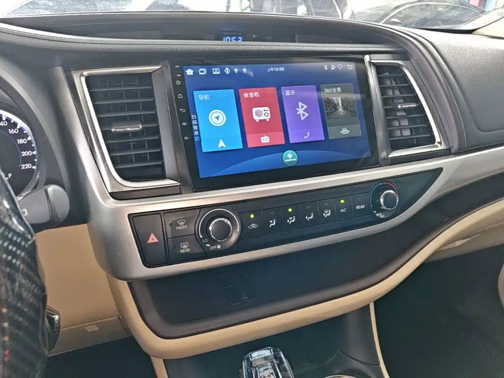 Toyota Highlander — фото 13